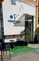 Ventura Coffee outside