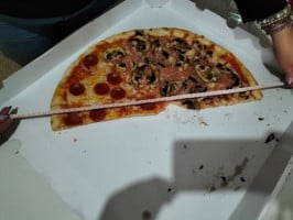 La Finissima Maxipizza food