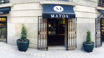 Matos De Vins Enoteca outside