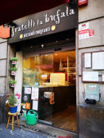 Fratelli la Búfala outside