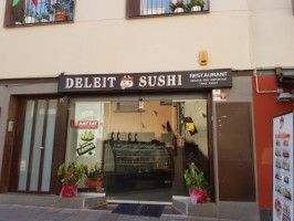 Deleit Sushi outside