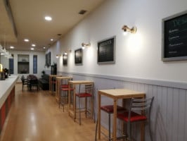 Cafe Independencia inside