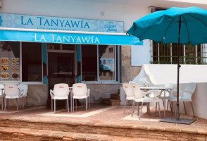 La Tanyawia inside