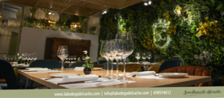 La Bodega Del Cacho food