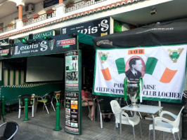 Lewis's Irish Pub inside