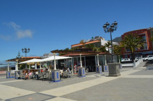 Cafeteria La Plaza outside