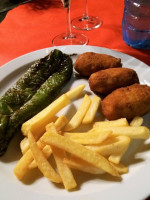 Hostal De La Villa food