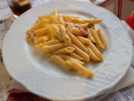 Giovanni's food