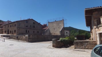 Rte. Rio Duero.hostal outside