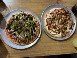 Pizzeria Mayor food