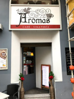 Aromas Cafe Vinateria inside
