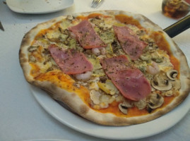 Pizzeria Monty food