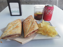 El Café De La Estación food