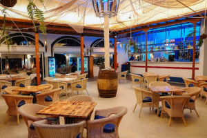 Cafe Del Puerto inside