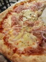 Massart Pizza Moncloa food