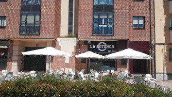 La Rotonda outside