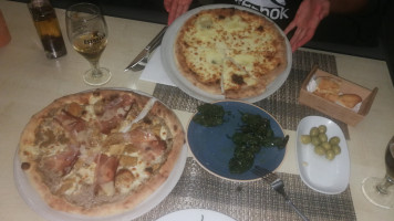 Pizzes Sibaris food