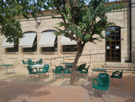 Cafeteria La Union outside