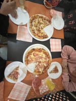Trattoria Pizzeria Sicilia inside