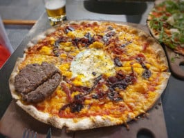 Pizza Emporio food