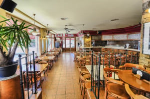 Cafeteria El Divan inside
