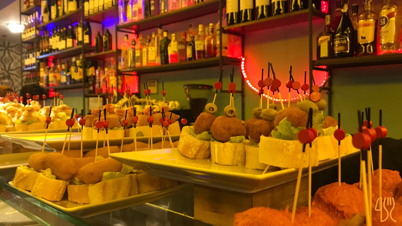 restaurant image