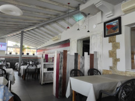 Restaurante Puerto Salinas inside