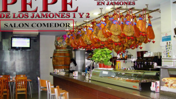 Pepe Los Jamones food