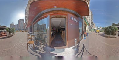 Plazza Cafe inside