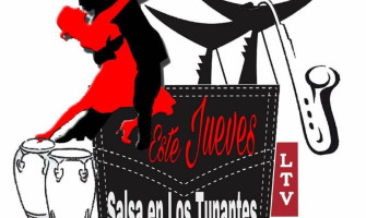 Los Tunantes De Villa food