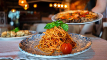 Restaurante Pizzeria Italiana Al Macarroni food