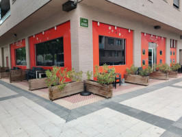 Primula Café outside