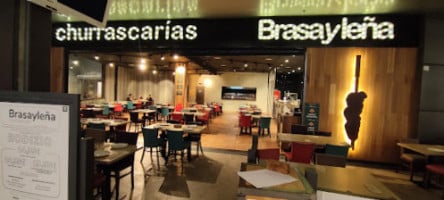 Brasa Y Lena inside