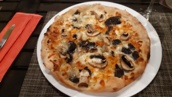 Tramonti Pizzeria food