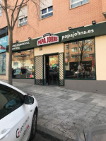 Papa John's Pizza Toledo outside