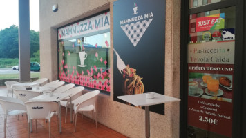 Mammuzza Mia food
