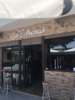 Las Arenas outside