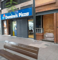 Domino's Pizza Mossen Jacint Verdaguer outside