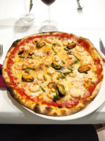 Pizza Tutto Figueres food