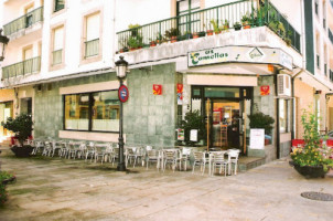 Cafe As Camelias inside