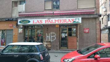Las Palmeras outside