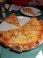 Pizzeria Italia food