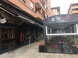 Kafe Goiz-argi outside