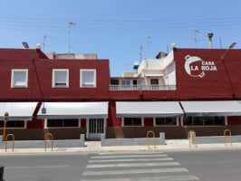 La Roja Bar Restaurante outside