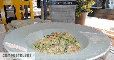 Pizzeria Compostelana food