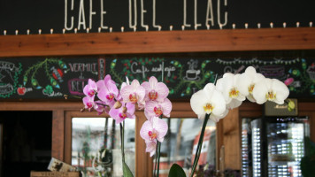 Cafe Del Llac food