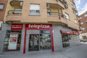 Pinto Telepizza outside
