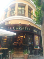 La Carmela outside