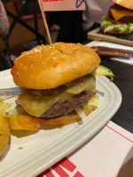 Foster’s Hollywood Sambil Outlet food