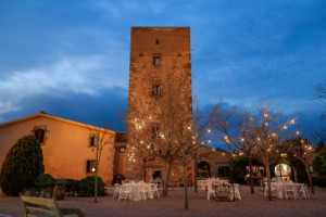 Castell Arnau outside